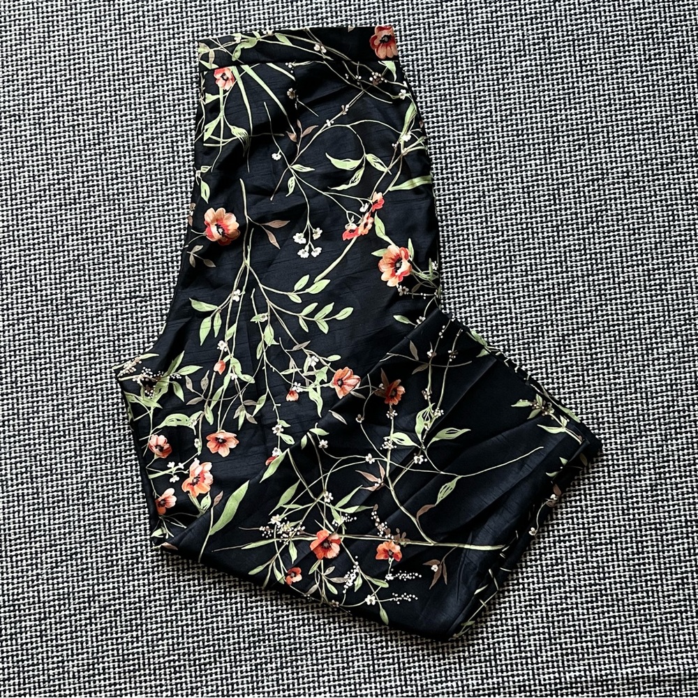 Vintage Floral Print Capri Pants